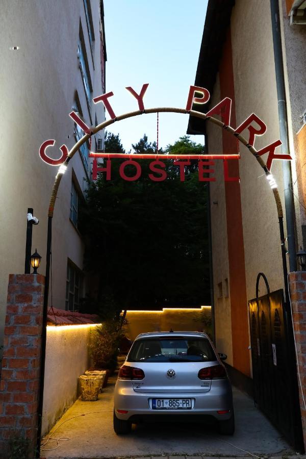 City Park Hostel Pristina Exterior foto