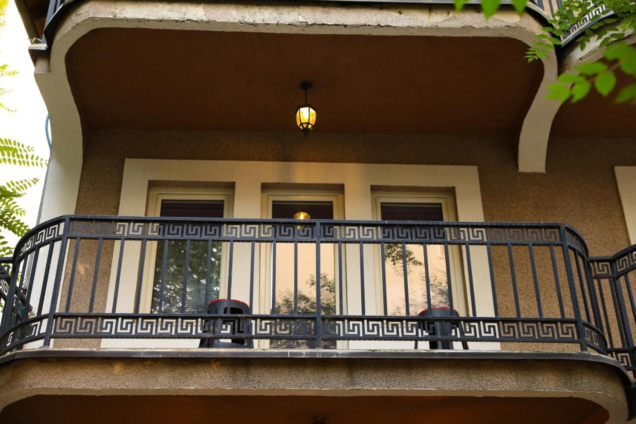 City Park Hostel Pristina Exterior foto